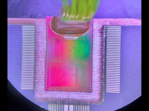 Detail opto-elektronického čipu
